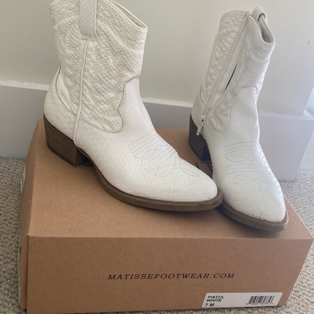 Coconuts by Matisse Cowboy Bootie